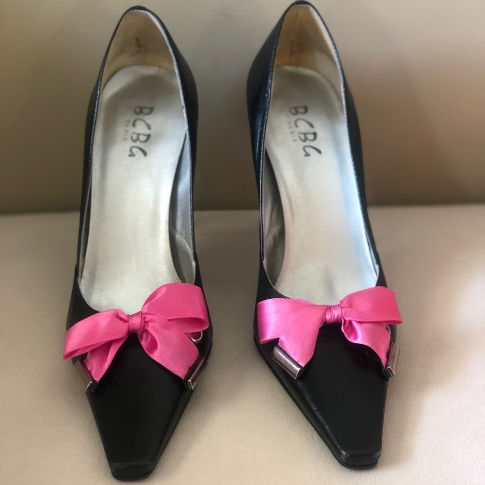 ⛔️SOLD⛔️Paris leather pump with bow - Picture 4 of 8